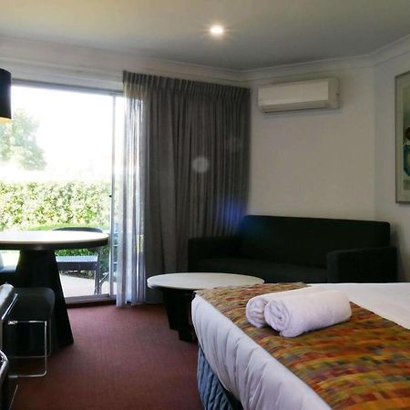 Country Capital Motel Тамуърт Екстериор снимка