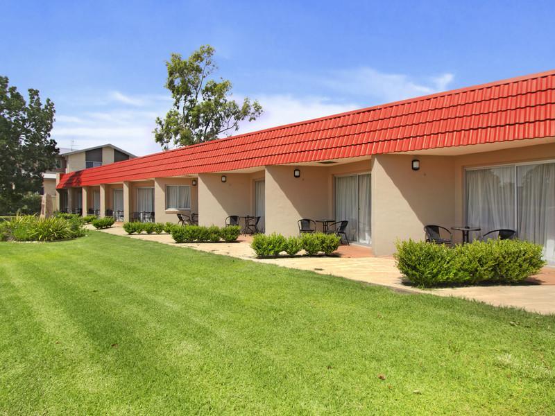 Country Capital Motel Тамуърт Екстериор снимка