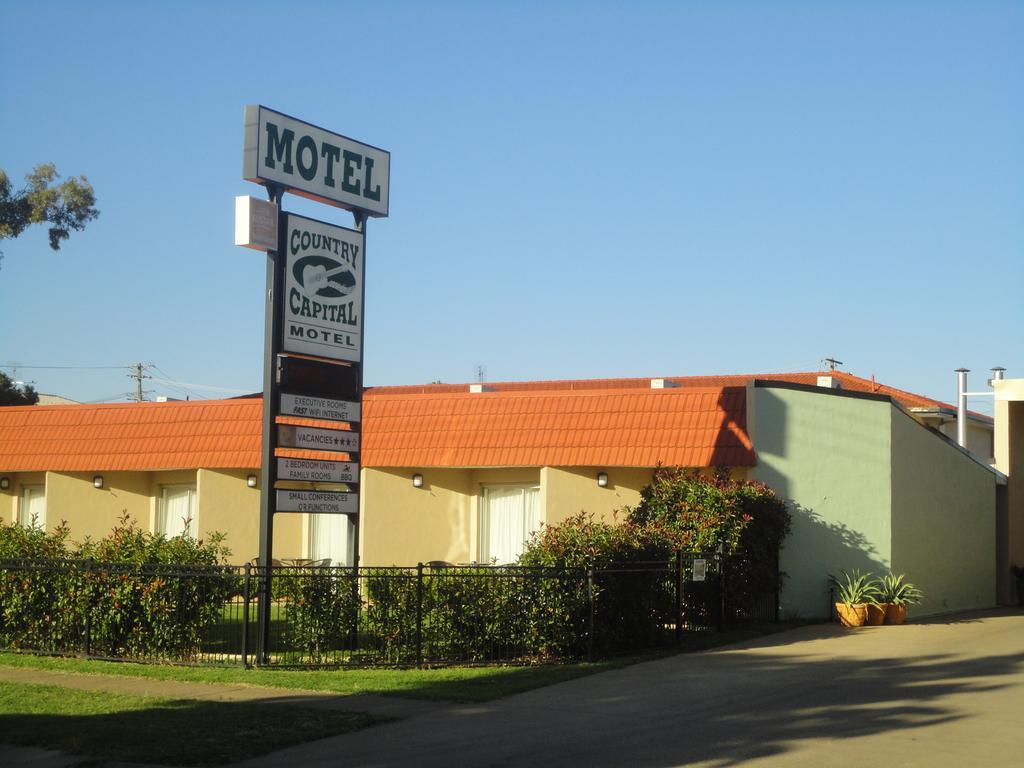 Country Capital Motel Тамуърт Екстериор снимка