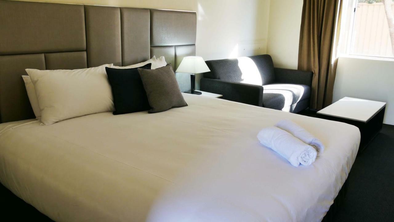 Country Capital Motel Тамуърт Екстериор снимка