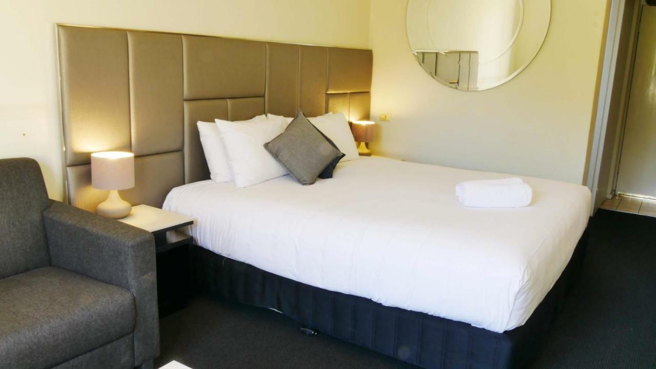 Country Capital Motel Тамуърт Екстериор снимка